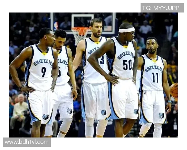 尼克斯力克快船，兰多夫发挥抢眼：一场不容错过的篮球盛宴