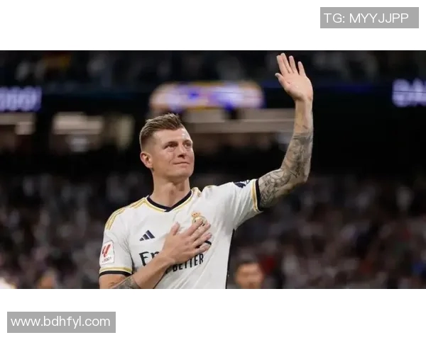 克罗斯：从天才少年到世界足球巨星的辉煌历程与传奇故事